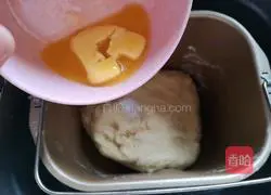 Coconut mash Illustration of how to make stuffed bread (coconut bread) 4