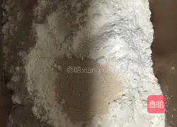 Illustration of how to make leaf bean paste bread 3