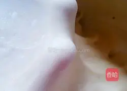 Illustration of how to make crispy bread rolls 3