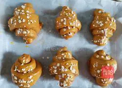 Illustration of how to make brown sugar and red date bread rolls 13