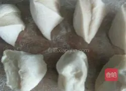 Hot bread...Illustration of how to make egg, zucchini and onion stuffing 13