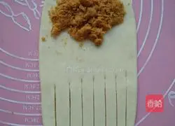 Illustration of how to make meat floss bread 6