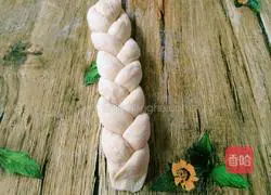  Illustration of how to make garland bread 8