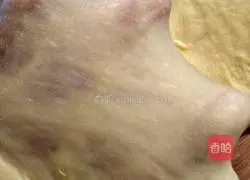 Illustration of how to make coconut milk bread 3