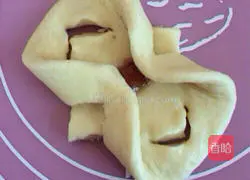 Illustration of how to make jam bread 9