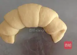 Illustration of how to make croissants 6