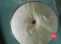 Illustration of how to make orange bread rolls 3