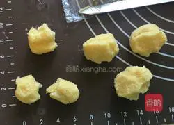 Illustration of how to make cartoon fish bread 10