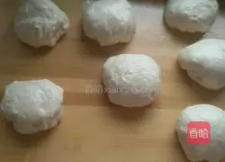 Illustration of how to make light butter bread 6