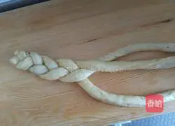 Corn Oil Garland Bread Recipe Illustration 10