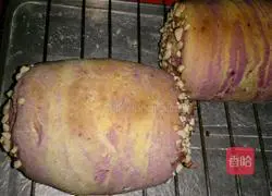 Illustration of how to make Haakon bread (stuffed sweet potato and fish paste) 11