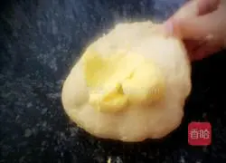Illustration of how to make coconut buns 6