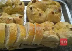 Illustration of how to make coconut bread 8