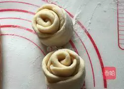 Heart-shaped rose bread recipe 7