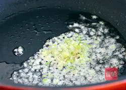 Illustration of how to make chicken meatballs with tomato sauce 14