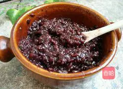 Illustration of how to make black rice bread 12