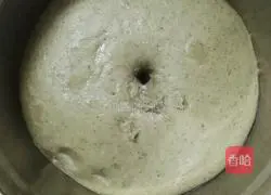 Illustration of how to make strawberry filling and sesame bread 8