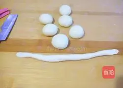 Illustration of how to make screw buns 8