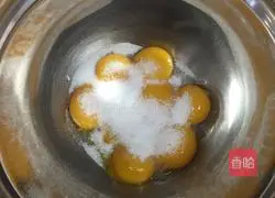 Double-layered Cream Cake Illustration 2