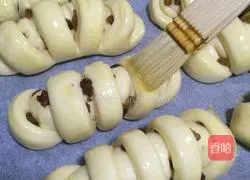 Illustration of how to make raisin rolls (medium type) 13