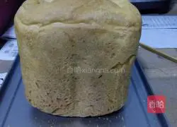 Illustration of how to make bread with a bread machine 8