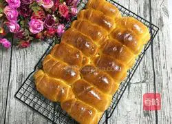 Illustration of how to make orange bread rolls 17