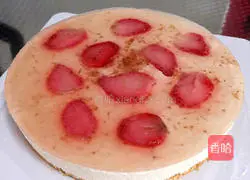 Strawberry Cheese Mousse Cake (Eight Inch) Recipe Illustration 10