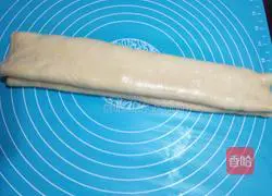 Illustration of how to make cream cranberry layer buns 10