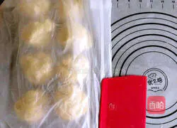 Illustration of how to make cute sausage bread 6