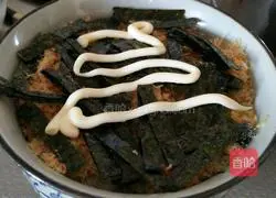 Illustration of how to make meat floss rice 5