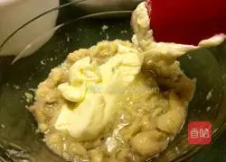 Illustration of how to make American banana bread 7