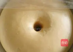 Illustration of how to make meat floss bread 7