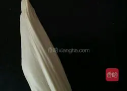 Illustration of how to make light cream hand-shredded coconut buns 5