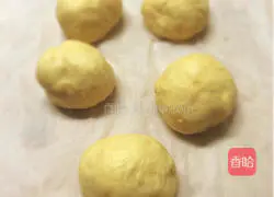 Illustration of making fancy sausage bread 2