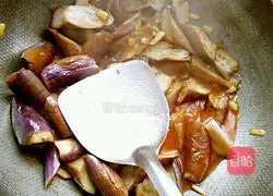 Illustration of how to stir-fry eggplant with tomato sauce 7