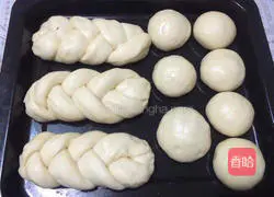 Illustration of how to make light butter buns 5