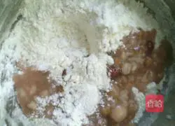 Illustration of how to make cumin, eight-treasure porridge, satay, custard and flatbread pudding 1