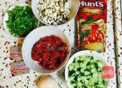 Illustration of how to make tomato and beef braised spaghetti 1