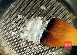 Illustration of how to make caramel bread slices 4