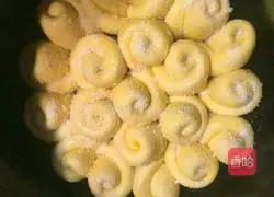 Illustration of how to make small bread 8