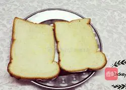 Illustration of making homemade bread crumbs 2