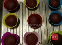 Illustration of how to make cocoa cup bread 8