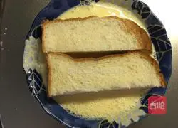 Illustration of how to make French toast 3
