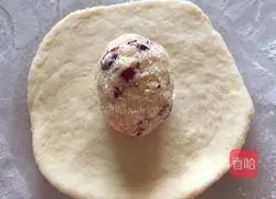 Illustration of how to make coconut cranberry bread (hand-kneaded dough) 7