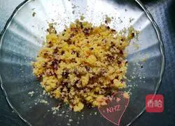 Super detailed illustration of how to make cranberry coconut flower bread 8