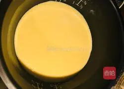 Illustration of how to make cake with rice cooker 7