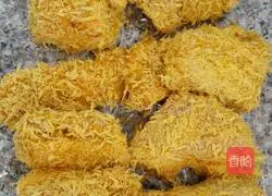 Illustration of how to make fried pork ribs with bread crumbs 5