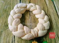  Illustration of how to make garland bread 10