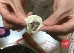 Black pepper pork onion Illustration of how to make bread 9