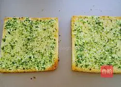 Illustration of how to make garlic bread slices 7